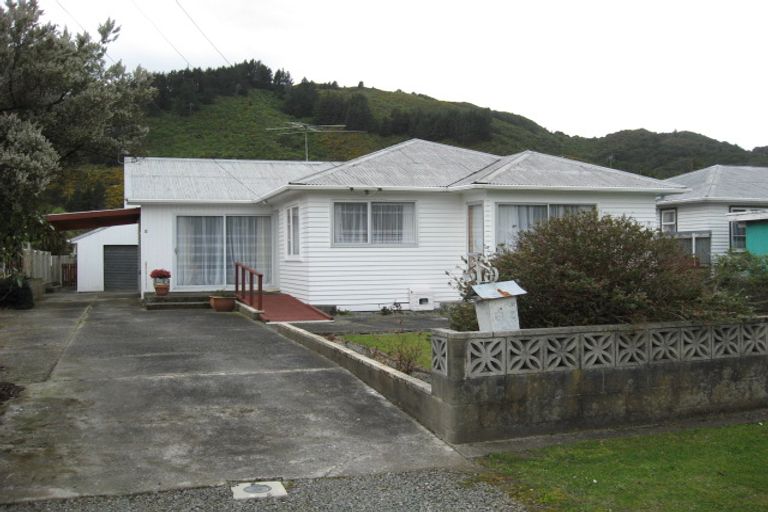 Photo of property in 5 Heath Street, Wainuiomata, Lower Hutt, 5014