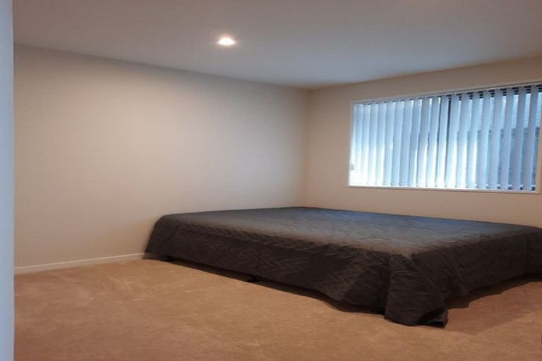 Photo of property in 8 Skua Road, Hobsonville, Auckland, 0616