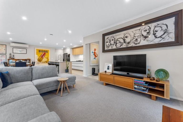 Photo of property in 7 Onekura Street, Red Beach, 0932