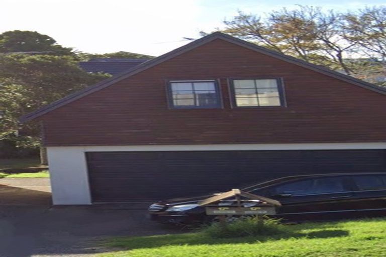Photo of property in 1/17 Sandown Road, Rothesay Bay, Auckland, 0630