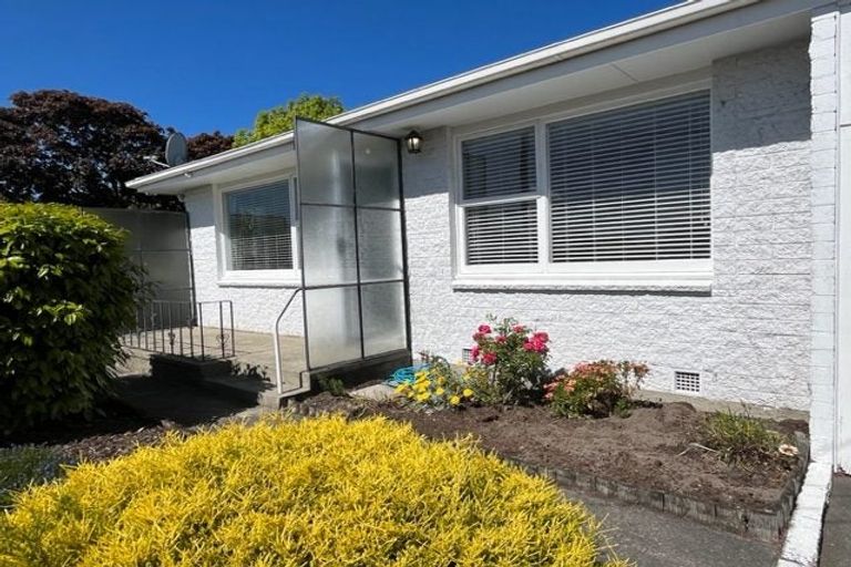 Photo of property in 2/16 Cutts Road, Russley, Christchurch, 8042