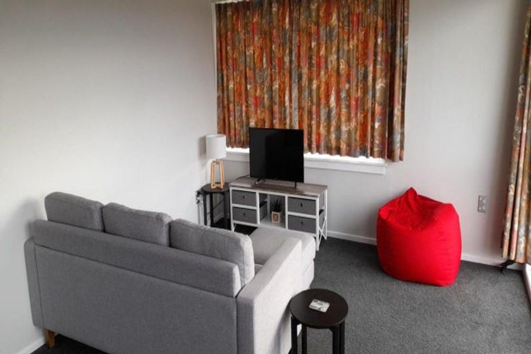 Photo of property in 2/422 Devon Street West, Lynmouth, New Plymouth, 4310