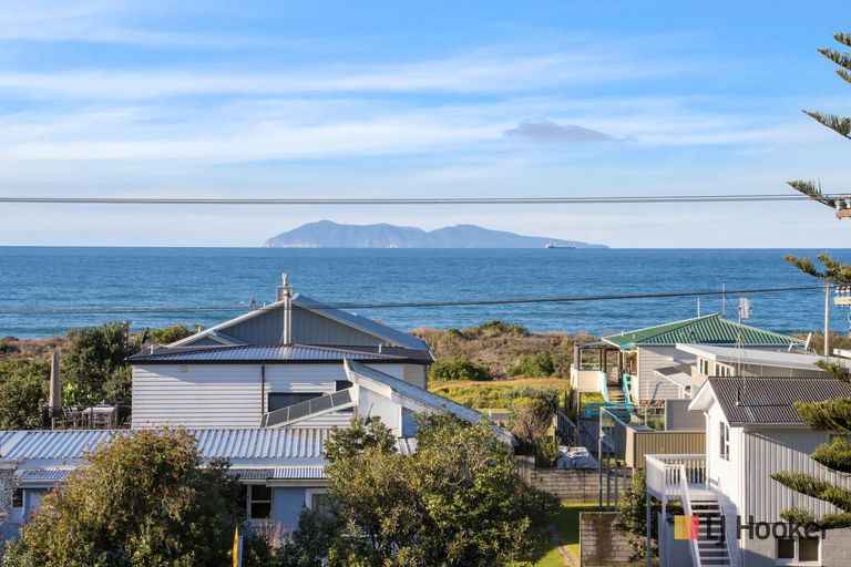 Photo of property in 196 Seaforth Road, Waihi Beach, 3611