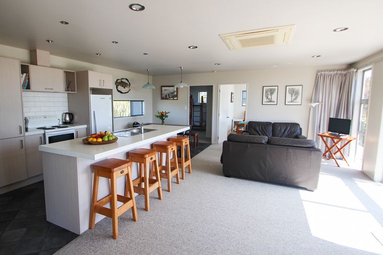 Photo of property in 26 Magdala Street, Kakanui, Oamaru, 9495