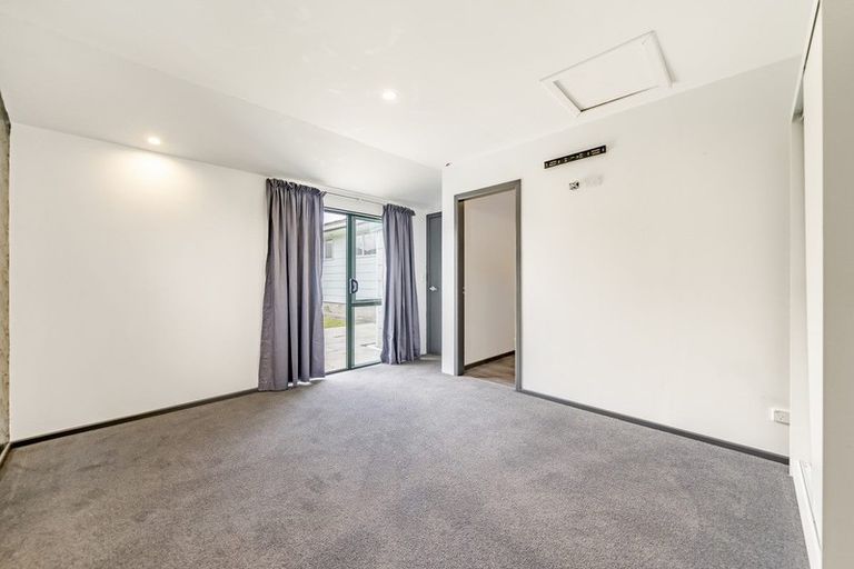 Photo of property in 2/15 Gemstone Drive, Birchville, Upper Hutt, 5018