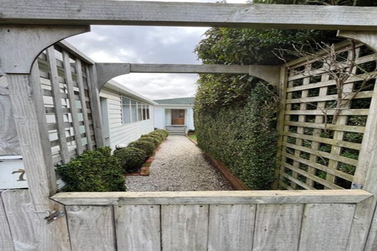Photo of property in 7 Montgomery Avenue, Karori, Wellington, 6012