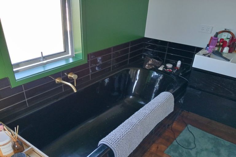 Photo of property in 25 Half Mile Road, Tuatapere, 9620