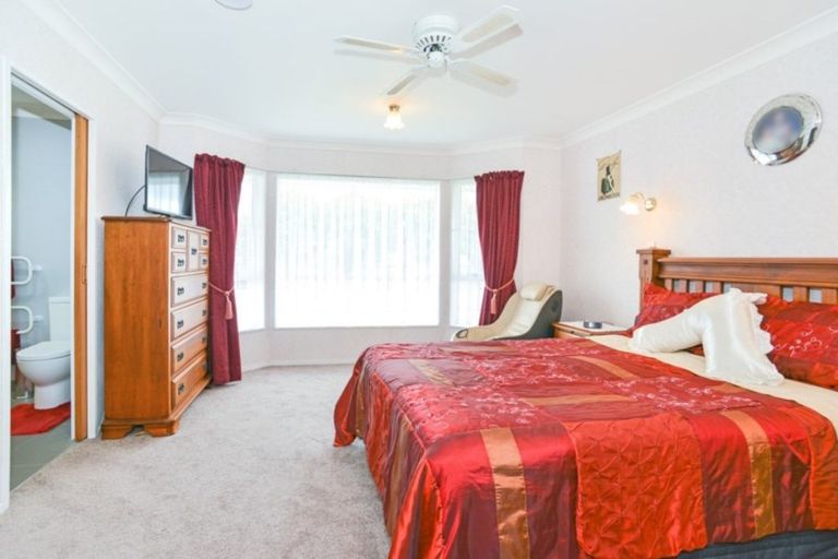 Photo of property in 227 Tudor Avenue, Mayfair, Hastings, 4122