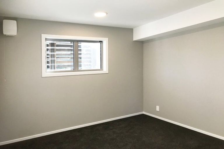 Photo of property in 3/14 Atkinson Street, Newlands, Wellington, 6037