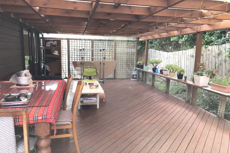 Photo of property in 1/19 Bond Crescent, Forrest Hill, Auckland, 0620