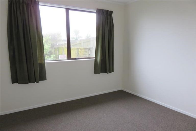 Photo of property in 4 Sarajevo Place, Massey, Auckland, 0614