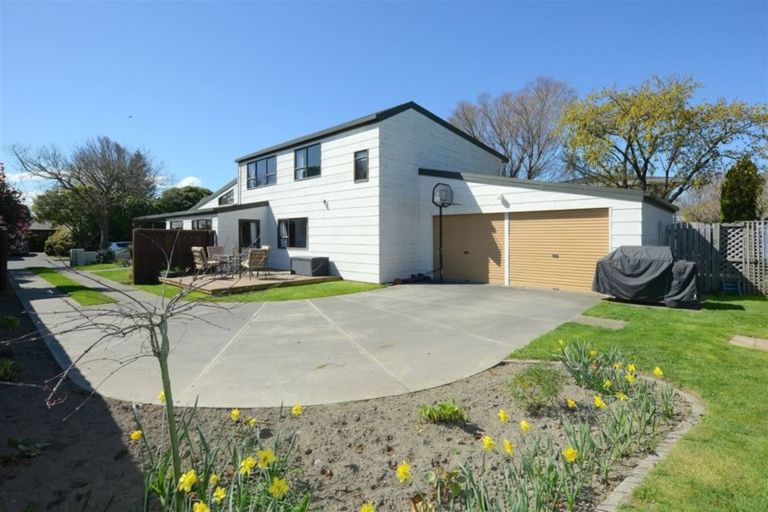 Photo of property in 4 Geraldo Place, Russley, Christchurch, 8042