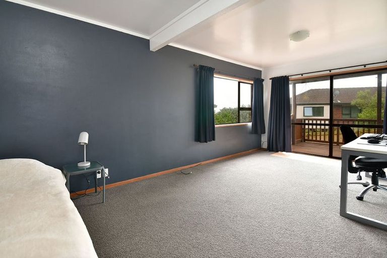 Photo of property in 3 Higham Ferrers Place, Red Beach, 0932