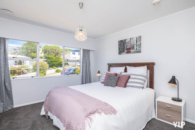 Photo of property in 43 Carluke Street, Paparangi, Wellington, 6037