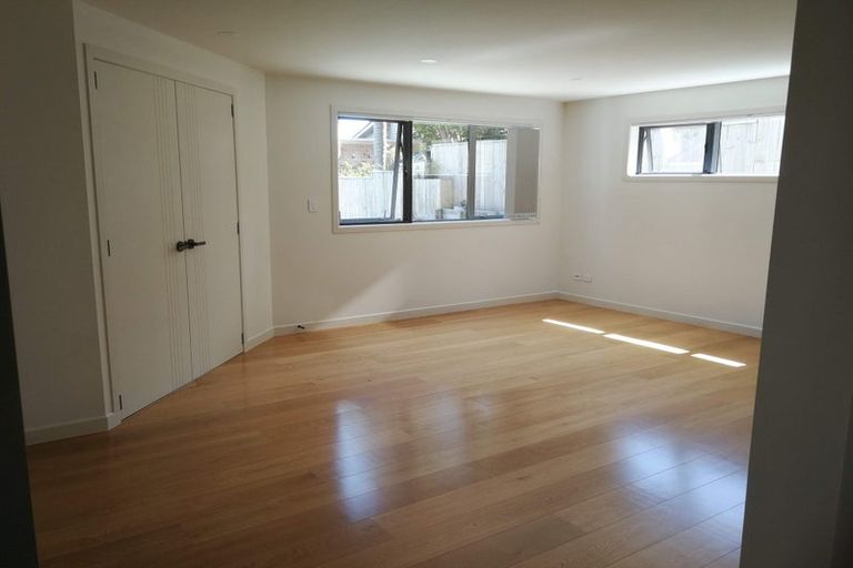 Photo of property in 17a Winscombe Street, Belmont, Auckland, 0622