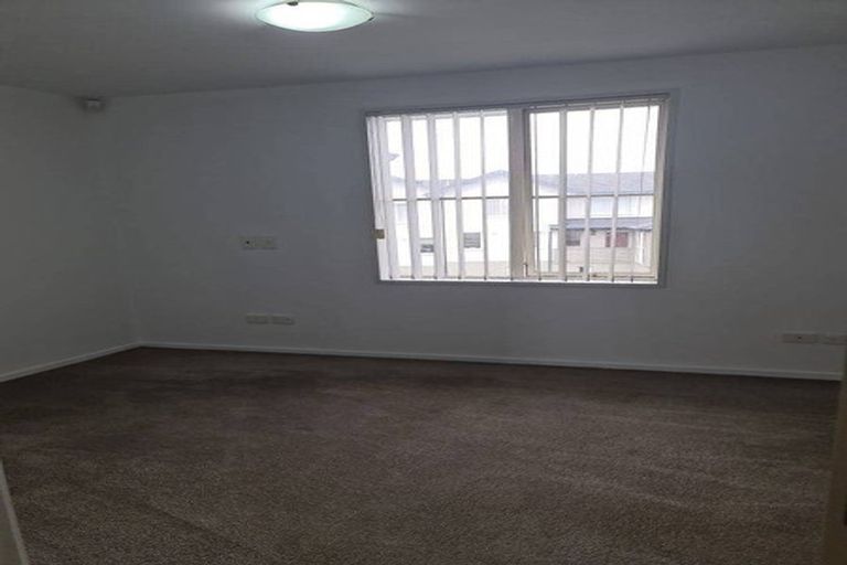 Photo of property in 43 Kirikiri Lane, East Tamaki, Auckland, 2013