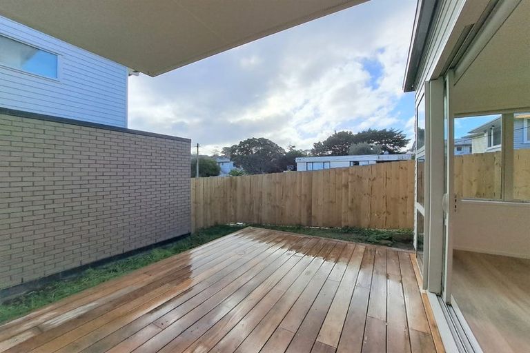 Photo of property in 37 Merriefield Avenue, Forrest Hill, Auckland, 0620