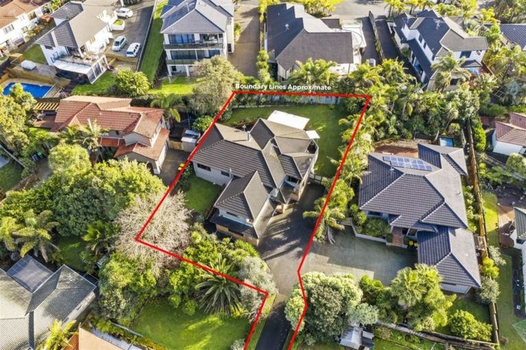 Photo of property in 23 Hogarth Rise, West Harbour, Auckland, 0618