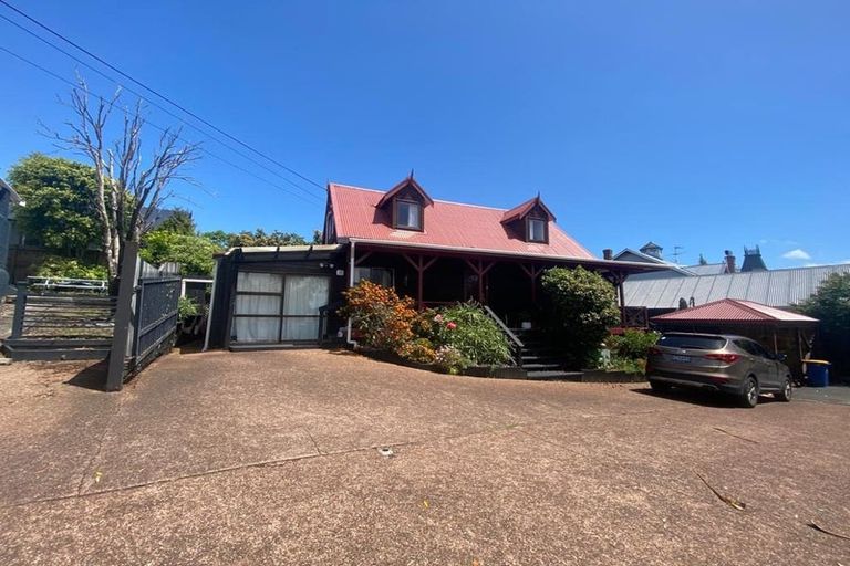 Photo of property in 3/76 Kaurilands Road, Titirangi, Auckland, 0604