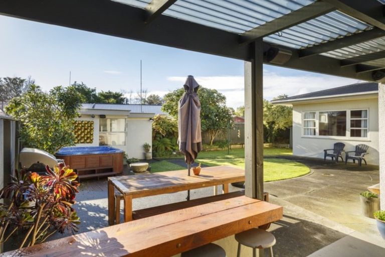 Photo of property in 395 Ruahine Street, Terrace End, Palmerston North, 4410