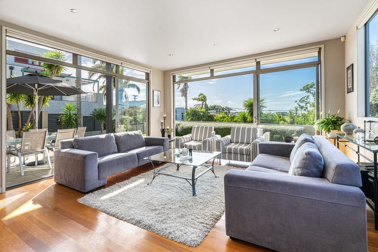 Photo of property in 18a Eastcliffe Road, Castor Bay, Auckland, 0620