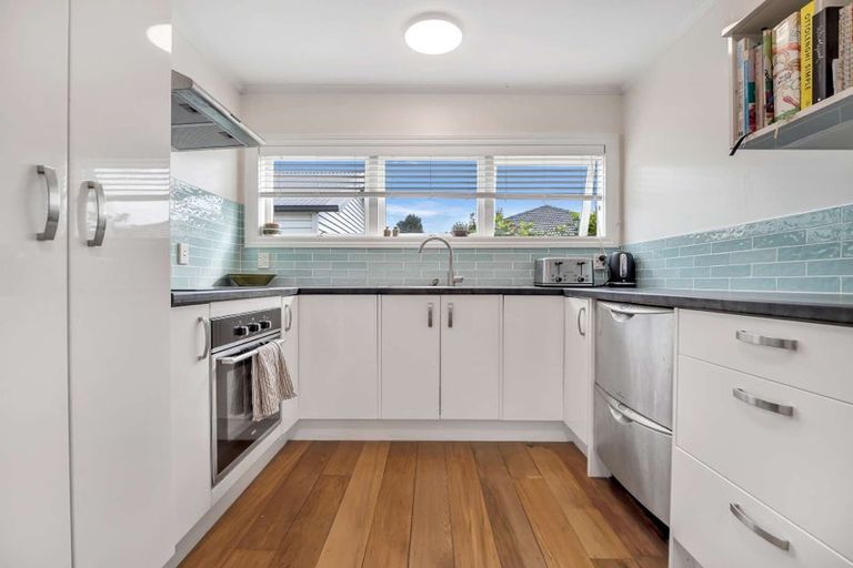 Photo of property in 27 Victoria Avenue, Waiuku, 2123