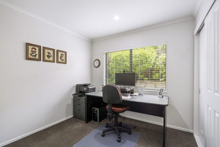Photo of property in 2/23 Kiteroa Terrace, Rothesay Bay, Auckland, 0630