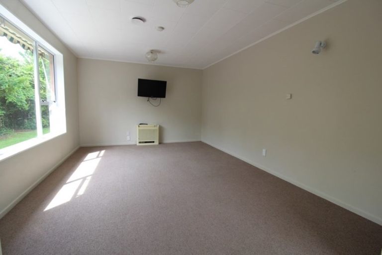 Photo of property in 121 Great North Road, Winton, 9720