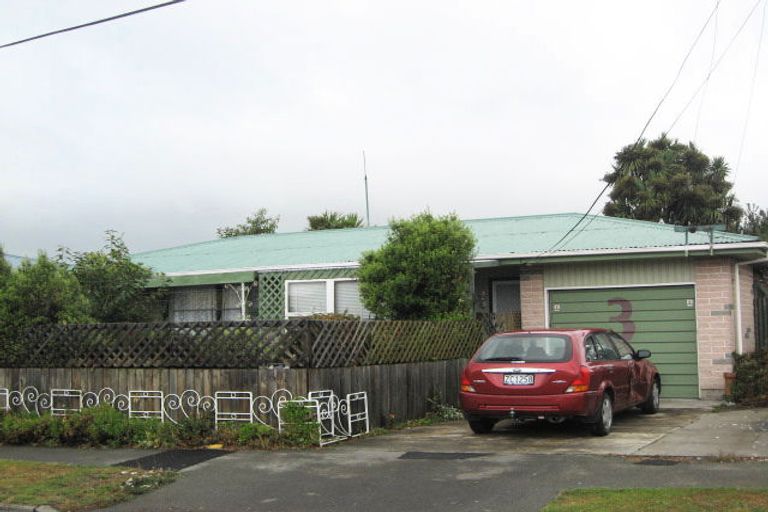 Photo of property in 3 Strathfield Avenue, Dallington, Christchurch, 8061