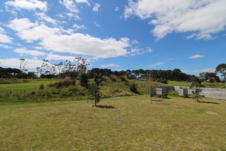 Photo of property in 130 Kelly Jade Avenue, Matarangi, Whitianga, 3592