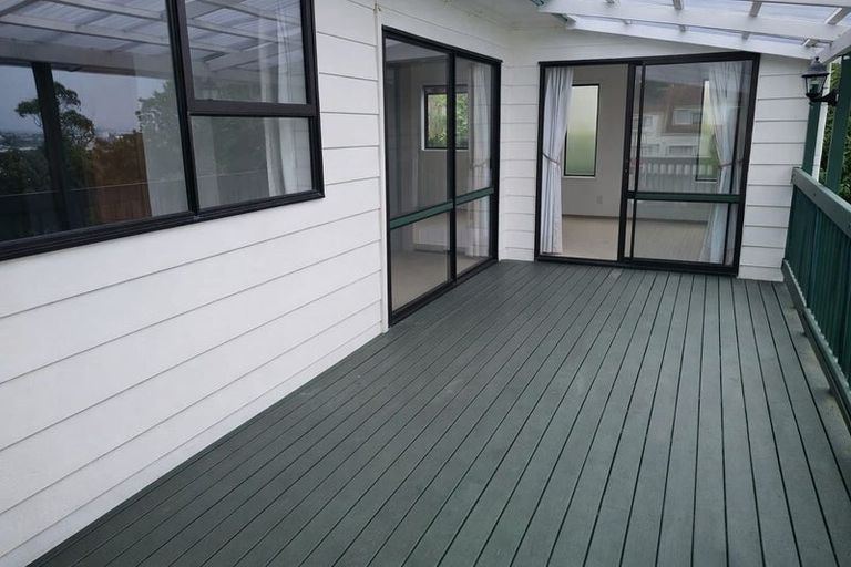 Photo of property in 1/13 Target Road, Totara Vale, Auckland, 0629