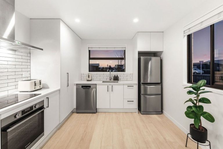 Photo of property in 1 Chrysler Street, Papamoa, 3118