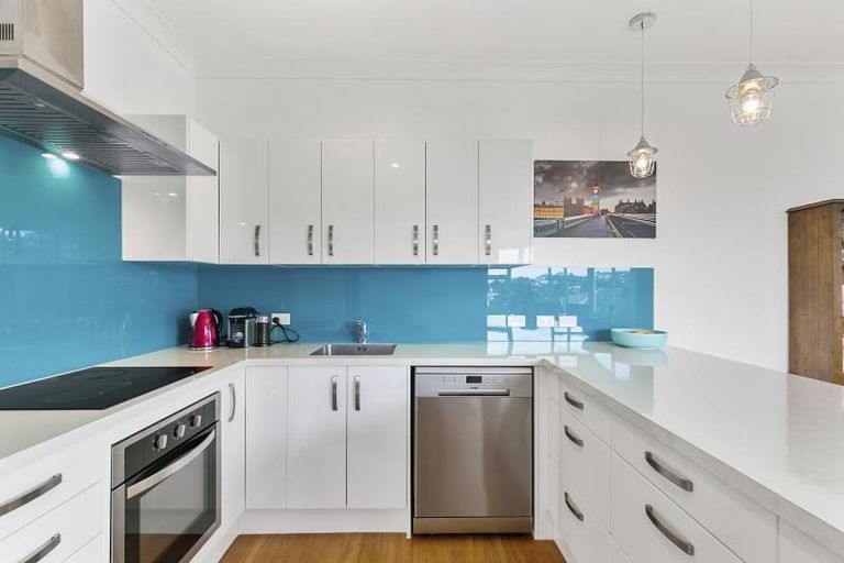 Photo of property in 8 Elliott Street, Johnsonville, Wellington, 6037