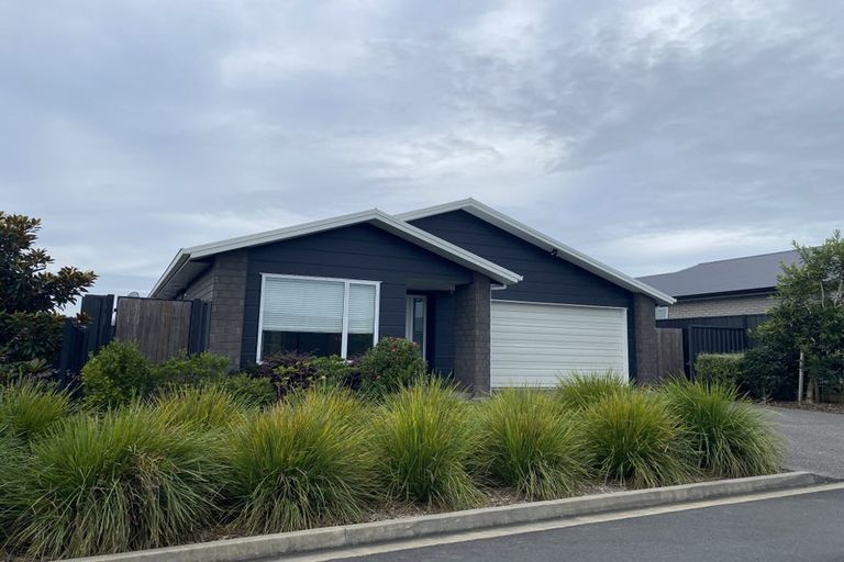 Photo of property in 10 Pioneer Crescent, Omokoroa, 3114