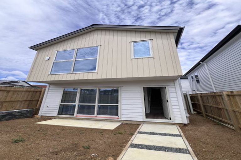 Photo of property in 9 Sheralee Place, Bucklands Beach, Auckland, 2014