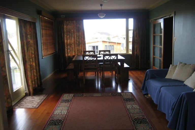 Photo of property in 16 Kelvin Place, Hamilton East, Hamilton, 3216