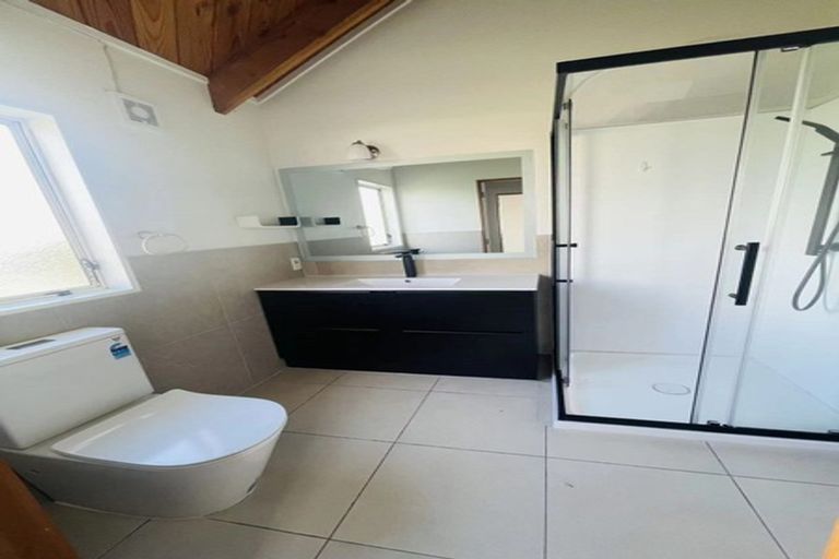 Photo of property in 1/85 Ocean View Road, Hillcrest, Auckland, 0627