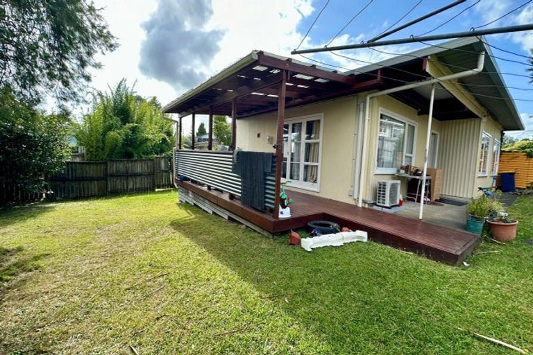 Photo of property in 3/289 Swanson Road, Ranui, Auckland, 0612
