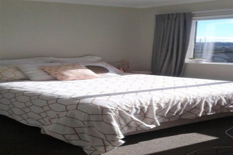 Photo of property in 7a Madeira Close, Whitby, Porirua, 5024