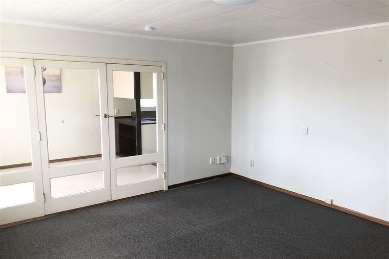 Photo of property in 75 Larnoch Road, Henderson, Auckland, 0610
