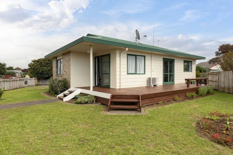 Photo of property in 25a Longstead Avenue, Papamoa Beach, Papamoa, 3118