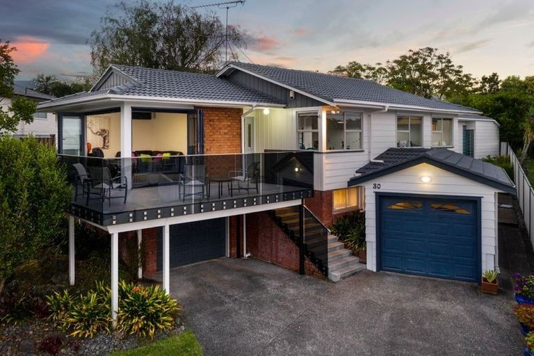Photo of property in 30 Felgrove Street, Glendene, Auckland, 0602