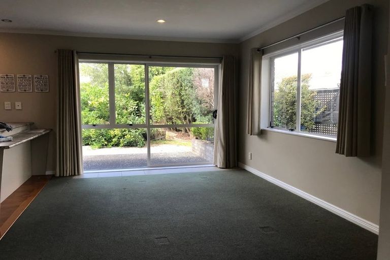 Photo of property in 12 Suncrest Drive, West Harbour, Auckland, 0618
