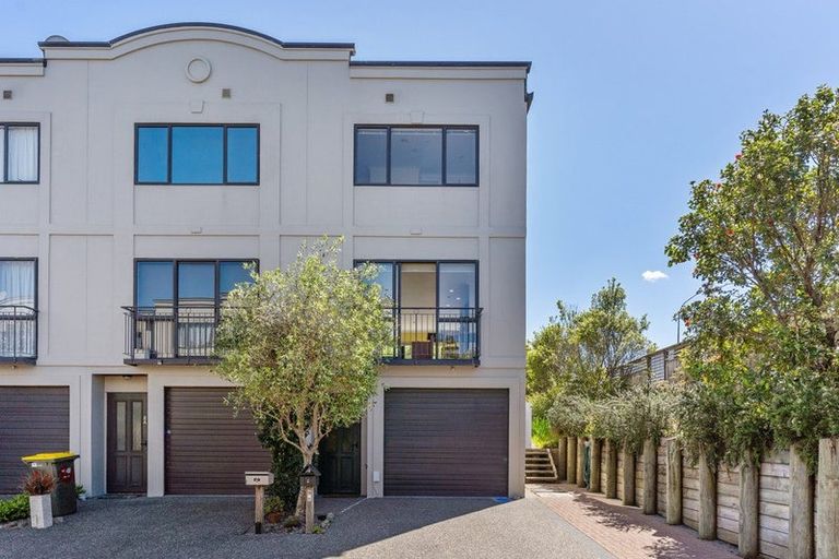 Photo of property in Harbour View Terraces, 9/170 Mokoia Road, Chatswood, Auckland, 0626