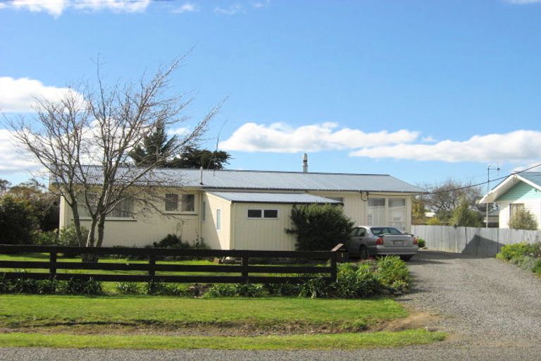 Photo of property in 1 Meta Street, Takapau, 4203