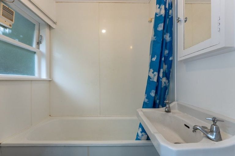 Photo of property in 58a Tilley Road, Paekakariki, 5034