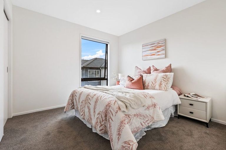 Photo of property in 4/21 Divich Avenue, Te Atatu South, Auckland, 0610