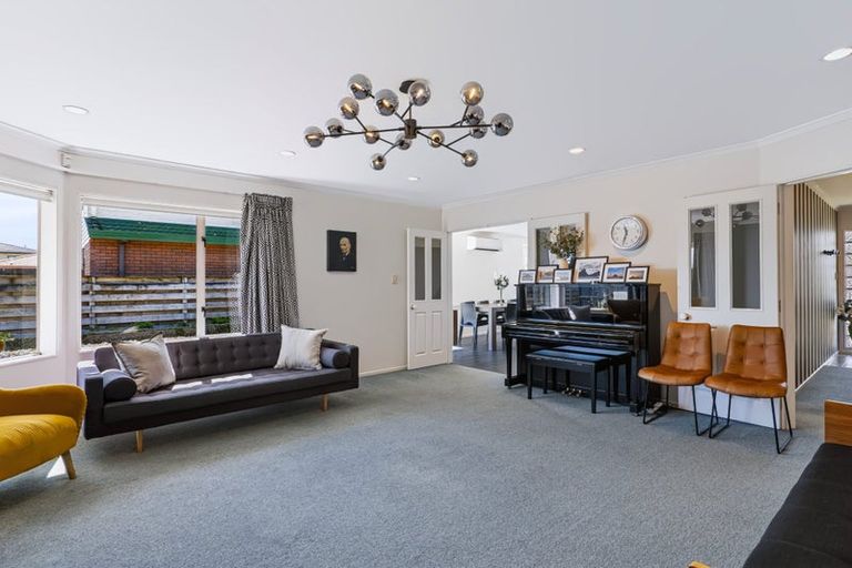 Photo of property in 6 Edna Wills Place, Hawera, 4610