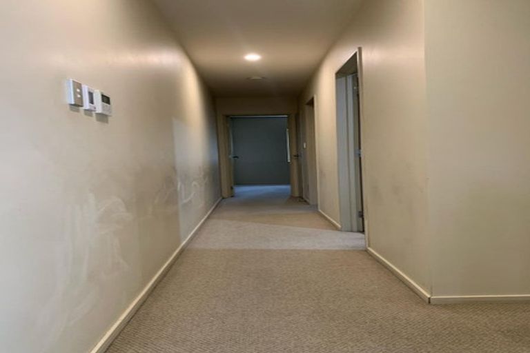 Photo of property in 3 Stroud Place, Henderson, Auckland, 0612