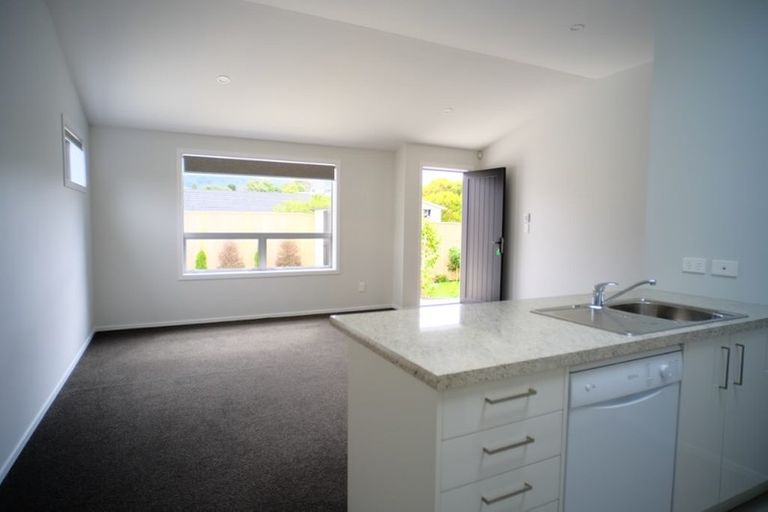 Photo of property in 41b Collins Avenue, Tawa, Wellington, 5028